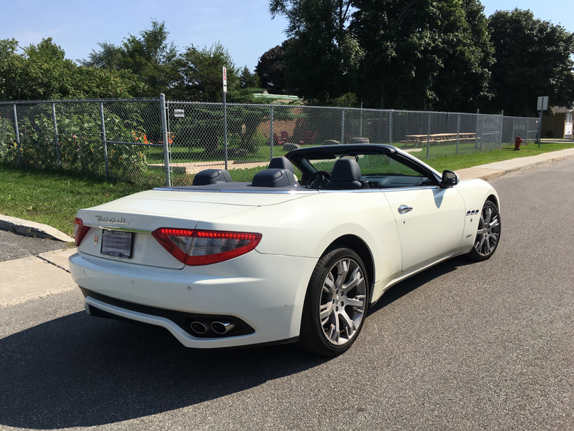 2012 maserati granturismo convertible white